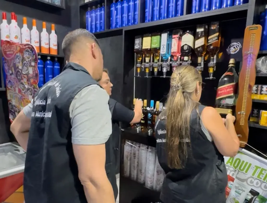 Ação Conjunta da Prefeitura de Alvorada em Bares: Saúde e Segurança em Foco