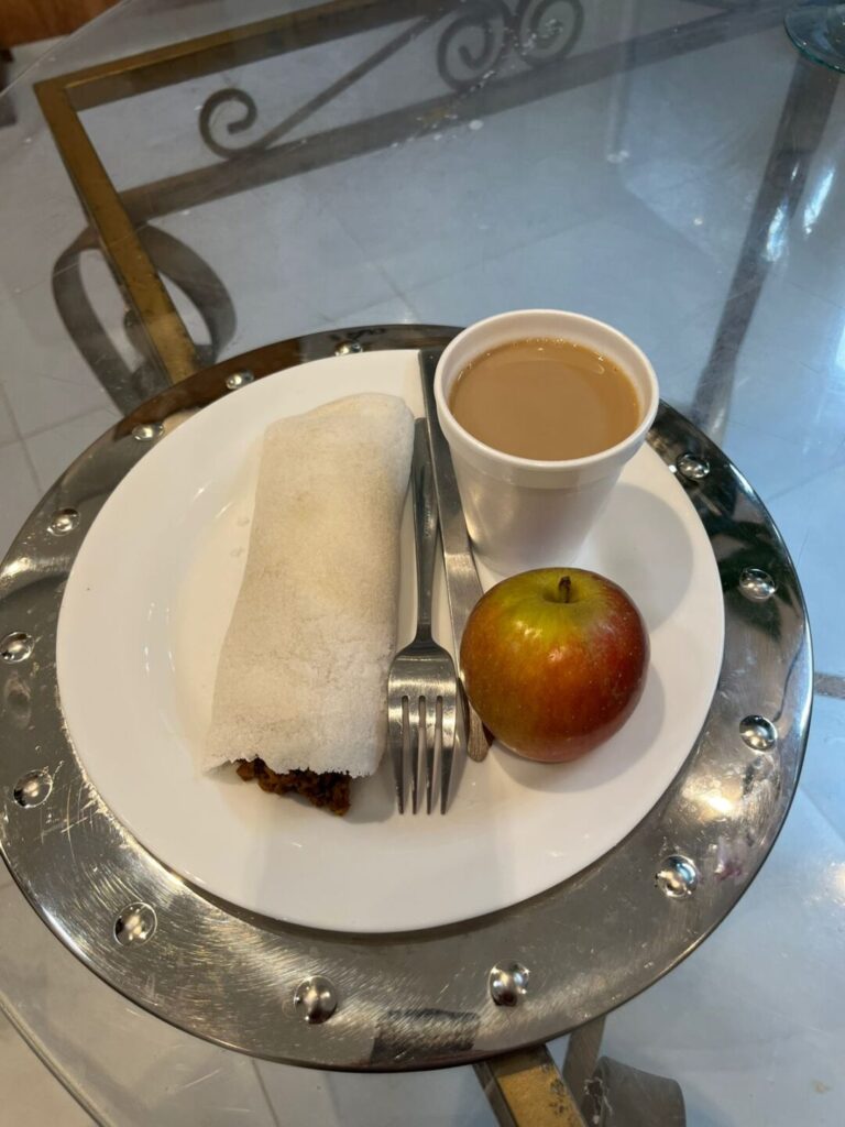 Café da Manhã Gratuito: Impacto Econômico e Interação Social em Porto Velho