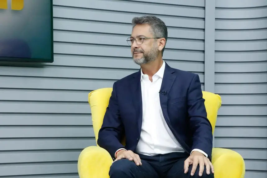 Clécio Luís Apresenta Balanço de 2025: Avanços na Saúde e Pesquisas de Petróleo no Amapá