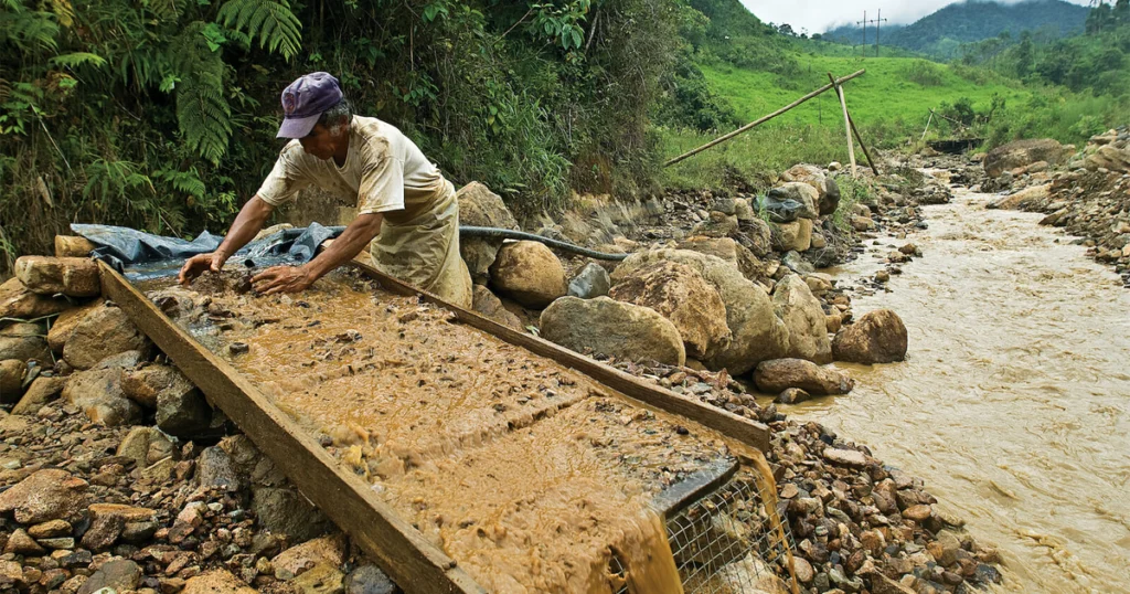 Cooperativismo Mineral Assume Papel de Destaque em Seminário Nacional