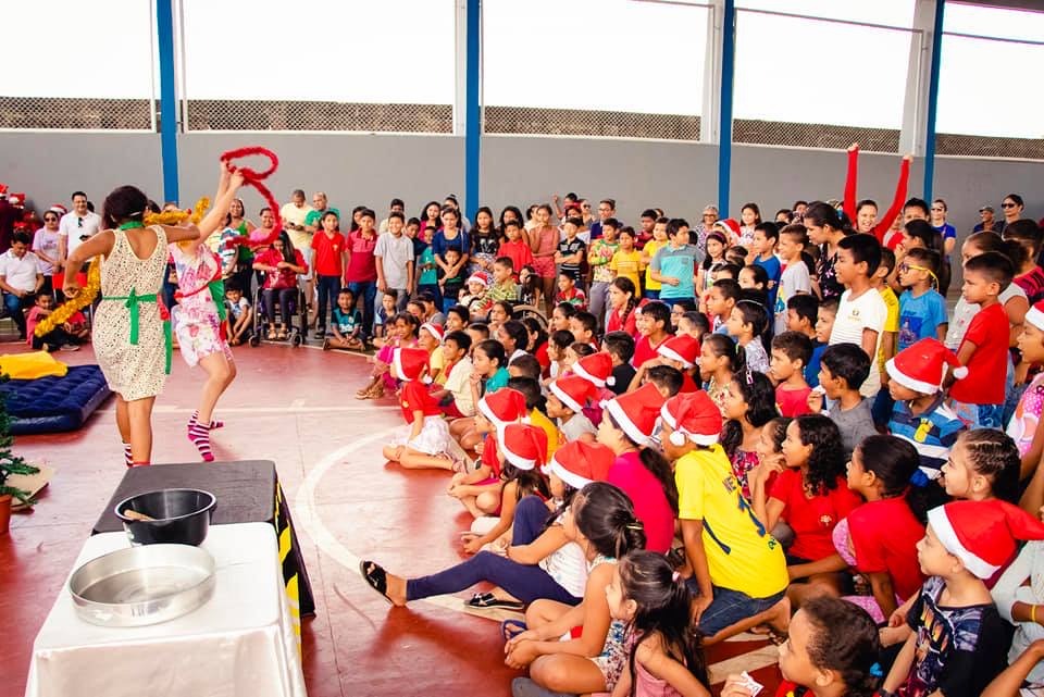 Espetáculo Natalino ‘Natalhaço’ Leva Alegria à Periferia de Macapá Espetáculo Natalino 'Natalhaço' Leva Alegria à Periferia de Macapá