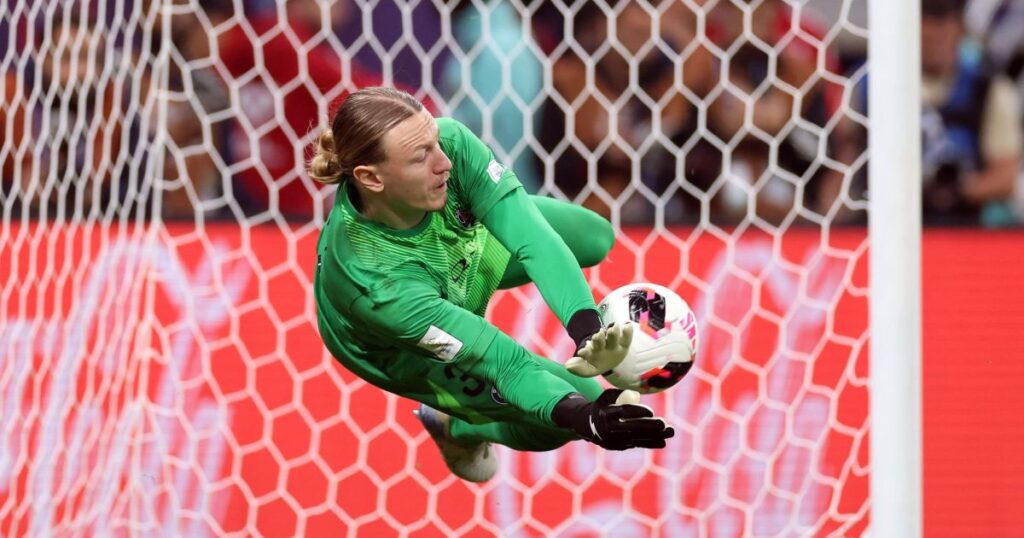 Herói do PSG, Matvey Safonov Enfrenta Desafio com Fratura na Mão após Final Contra o Flamengo