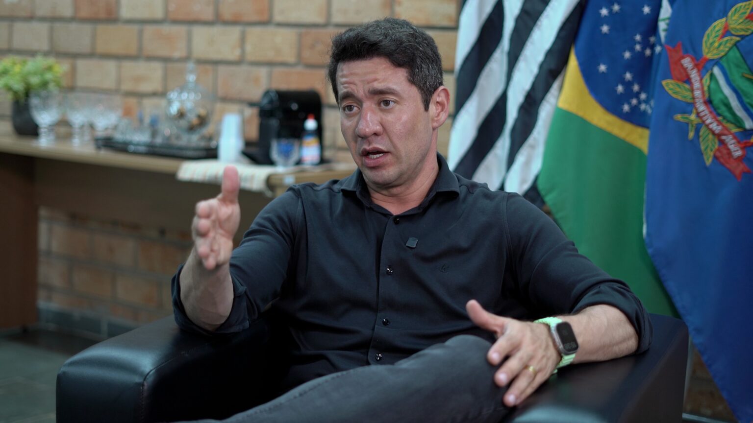 Ricardo Silva defende uso consciente das redes sociais na política: ‘Prefeito não deve ser influencer’ Ricardo Silva defende uso consciente das redes sociais na política: 'Prefeito não deve ser influence