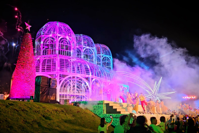 Natal no Jardim Botânico: Espetáculo Imperdível Transmitido pela TV Paraná Turismo Imagem do artigo