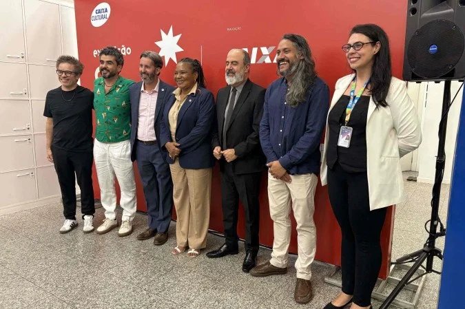 A Exposição 'O Reinado do Riso' Celebra a Cultura Popular Brasileira