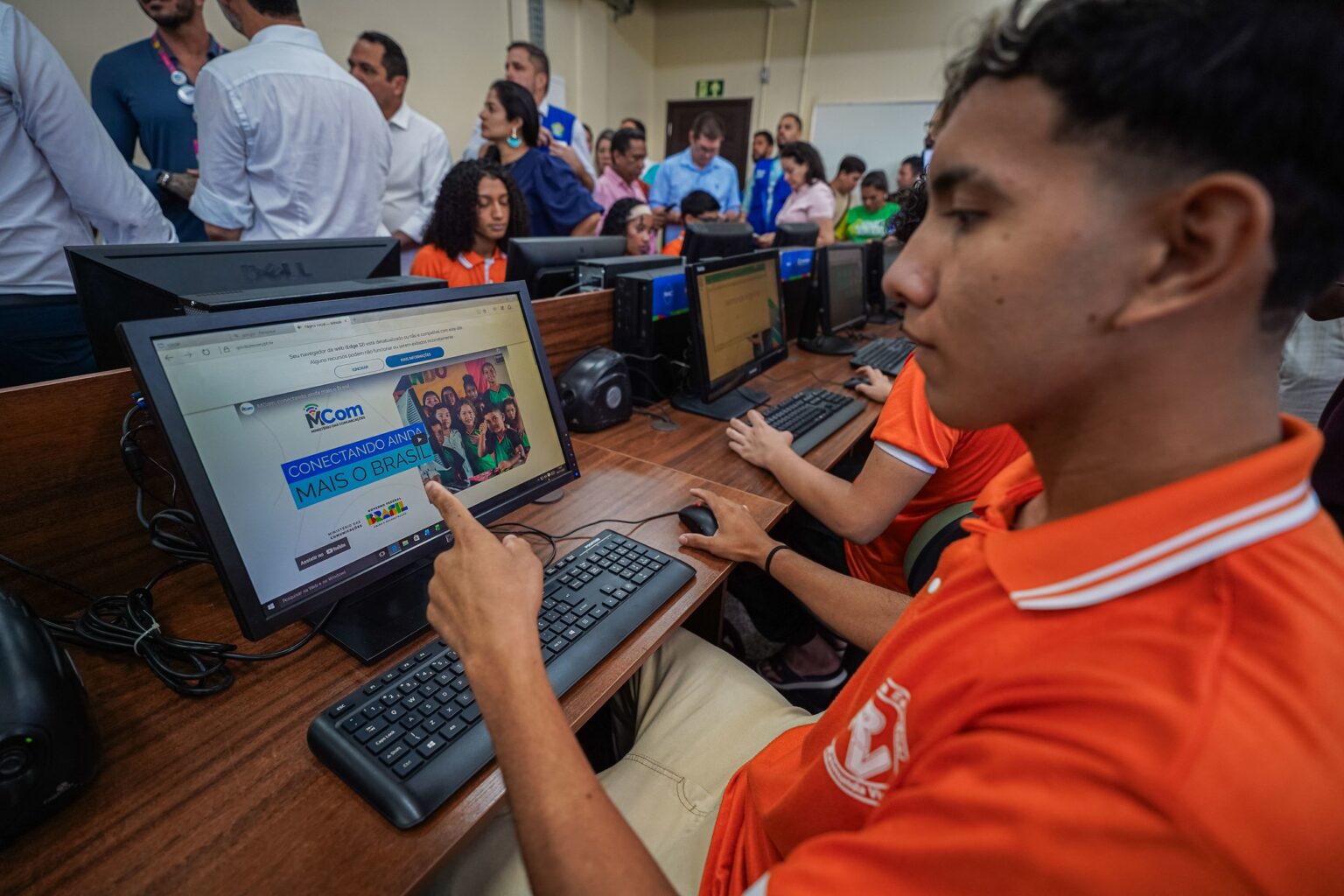 Amapá Recebe 100 Computadores e Cursos Gratuitos em Ação do Governo Federal Amapá Recebe 100 Computadores e Cursos Gratuitos em Ação do Governo Federal