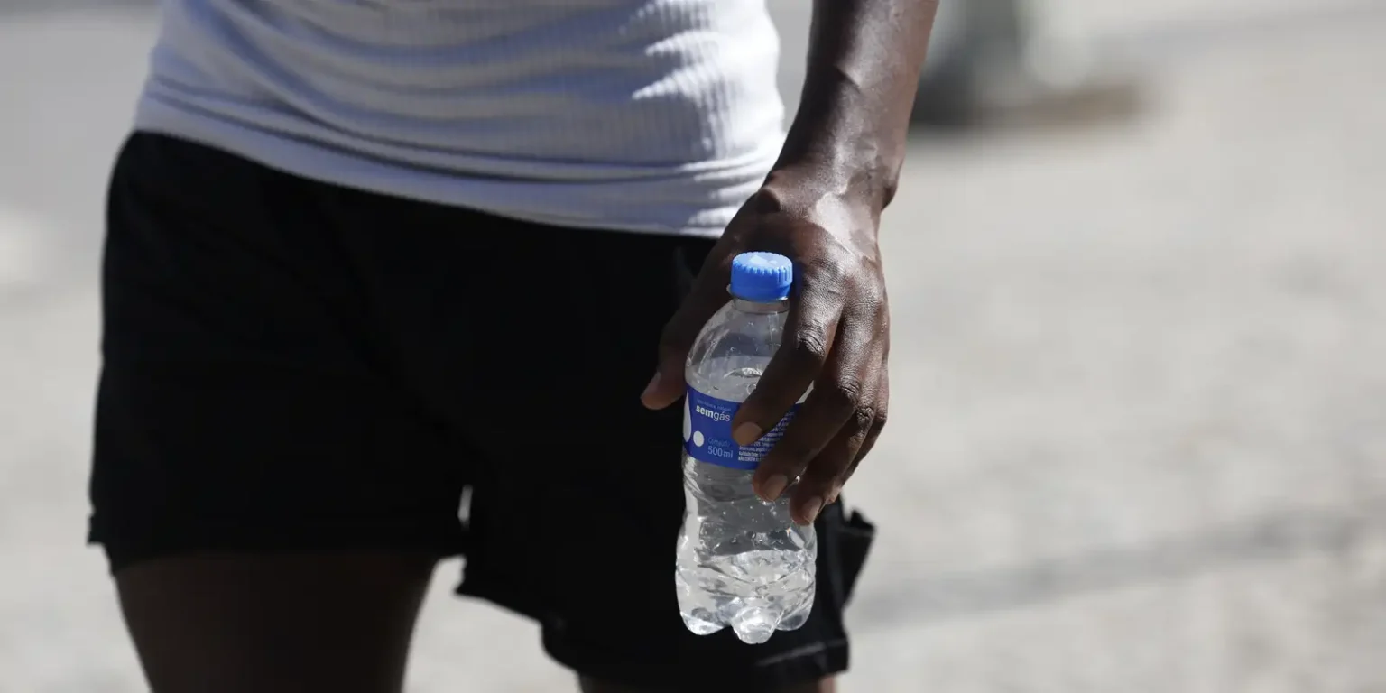 Calor Intenso Causa Mais de 2,6 Mil Atendimentos de Emergência no Rio de Janeiro