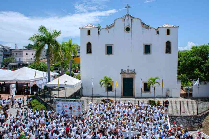 Cortejo Cultural em Lauro de Freitas Celebra Santo Amaro de Ipitanga com Tradição e Fé