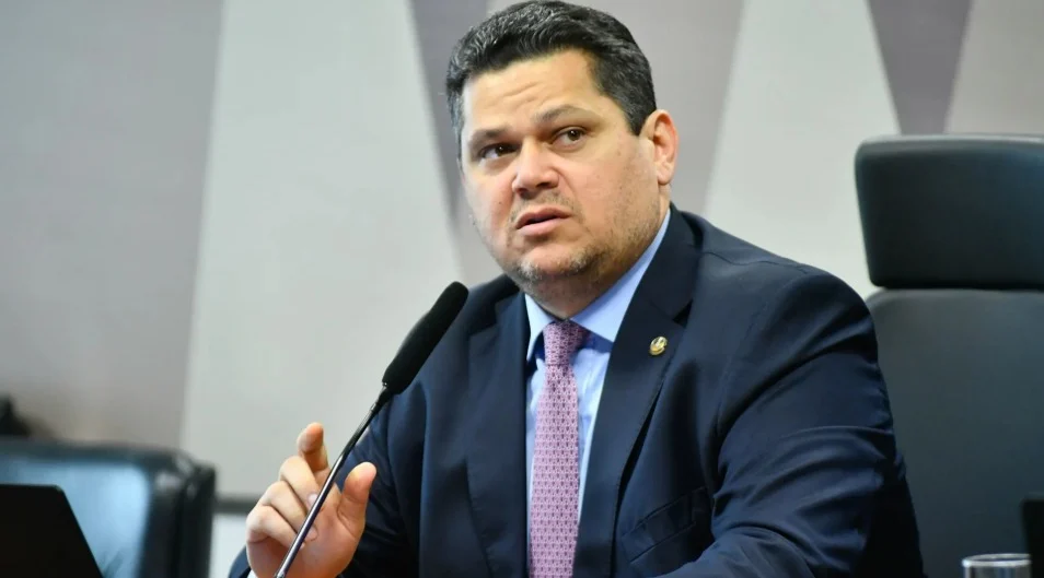 Desafios e Conquistas da Gestão Alcolumbre 2.0 no Senado em 2025 Desafios e Conquistas da Gestão Alcolumbre 2.0 no Senado em 2025