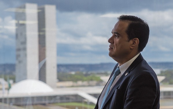 Empresas do Ministro do Turismo Enfrentam Crise e Sanções do Governo Federal