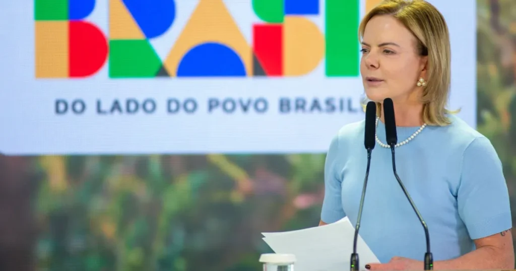 Gleisi Hoffmann Destaca Papel da Oposição na Crise do Banco Master