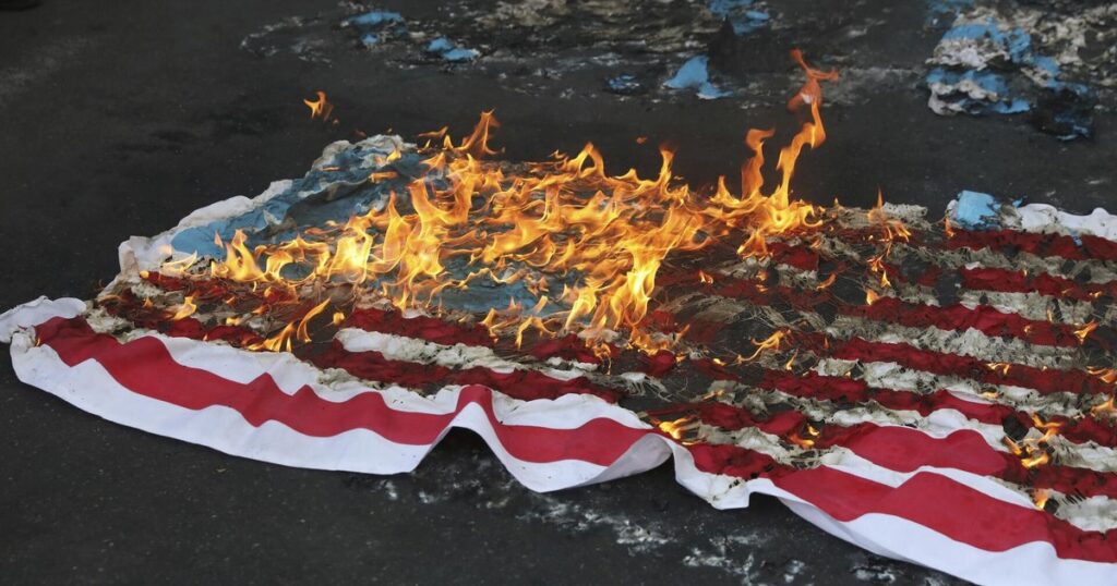 Impactos das Sanções dos EUA: Alerta de Especialista sobre a Economia Americana