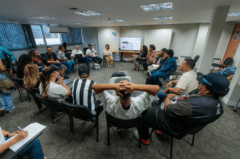 MinC e Movimento Hip-Hop: Fortalecendo a Participação Social nas Políticas Culturais MinC e Movimento Hip-Hop: Fortalecendo a Participação Social nas Políticas Culturais