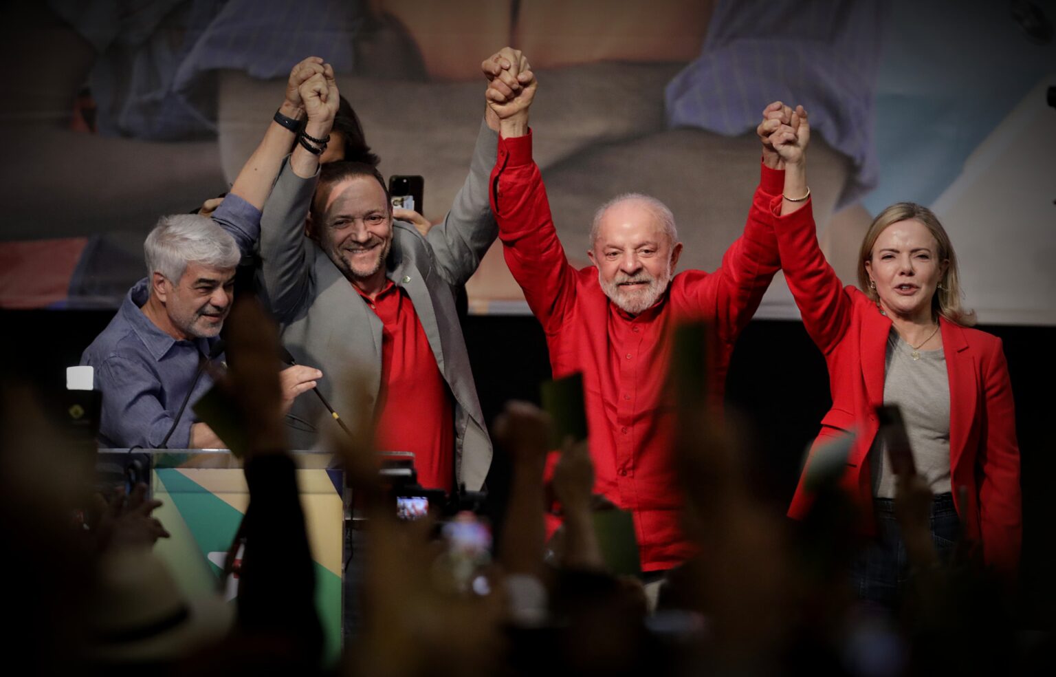 PT Processa Políticos por Ligação ao Narcotráfico Após Prisão de Maduro: Entenda o Caso PT Processa Políticos por Ligação ao Narcotráfico Após Prisão de Maduro: Entenda o Caso