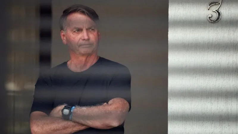 Reações à Transferência de Bolsonaro para a Papudinha: Polêmica e Divisão entre Aliados e Adversário