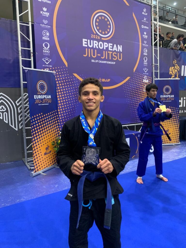Riki Marte Oliveira Brilha com Medalha de Prata no Europeu de Jiu-Jitsu em Portugal Riki Marte Oliveira Brilha com Medalha de Prata no Europeu de Jiu-Jitsu em Portugal