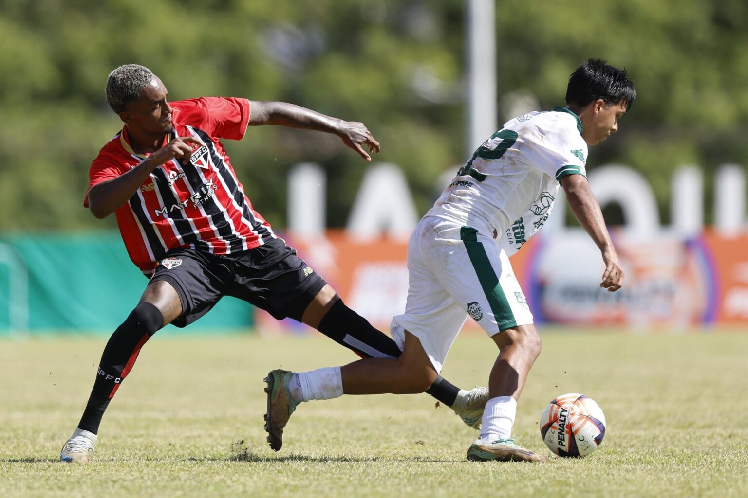 São Paulo Vence Independente e Conquista Liderança na Copinha
