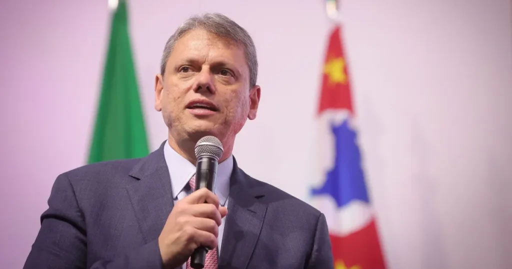 Tarcísio de Freitas se afasta do bolsonarismo para evitar desgastes, aponta CEO da AP Exata Tarcísio de Freitas se afasta do bolsonarismo para evitar desgastes, aponta CEO da AP Exata