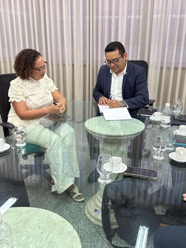 Uece e Ueap Assinam Acordo de Cooperação para Fortalecer a Pós-Graduação e Gestão Pública