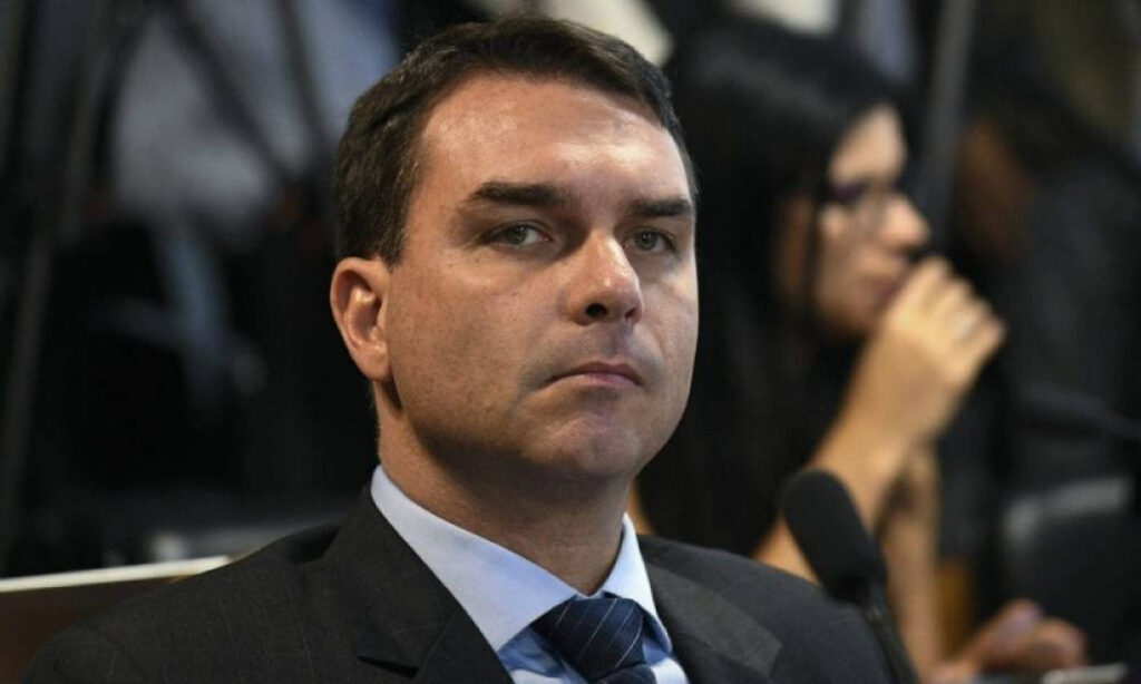 Agronegócio Hesita em Apoiar Flávio Bolsonaro à Presidência Agronegócio Hesita em Apoiar Flávio Bolsonaro à Presidência
