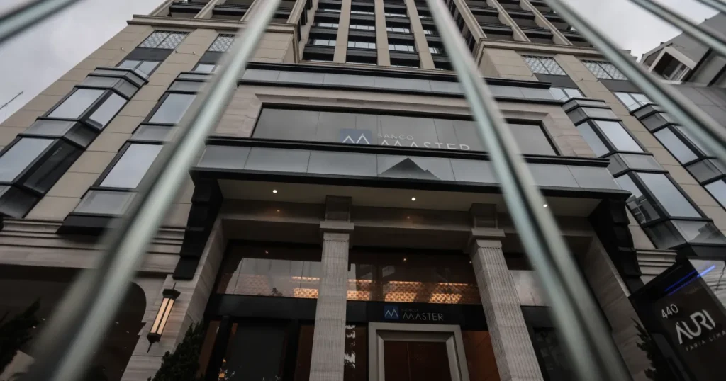 Amapá Previdência Sob Investigação: R$ 400 Milhões Investidos no Banco Master