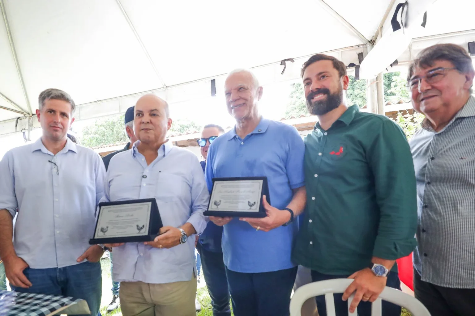 Avanços no Agronegócio do DF: Governador é Homenageado por Avicultores