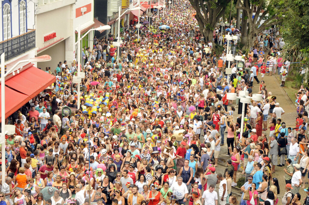 Carnaval de 2026: Expectativa de R$ 18,6 bilhões no Turismo e impacto no comércio Carnaval de 2026: Expectativa de R$ 18,6 bilhões no Turismo e impacto no comércio