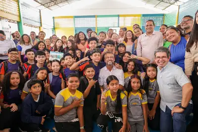 Clécio Luís Lança Programa Escola Tech Amapá com Investimento em Tecnologia e Educação