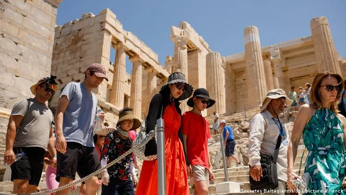 Como Viajar de Forma Responsável em Tempos de Turismo de Massa e Enfrentar Dilemas Éticos Como Viajar de Forma Responsável em Tempos de Turismo de Massa e Enfrentar Dilemas Éticos