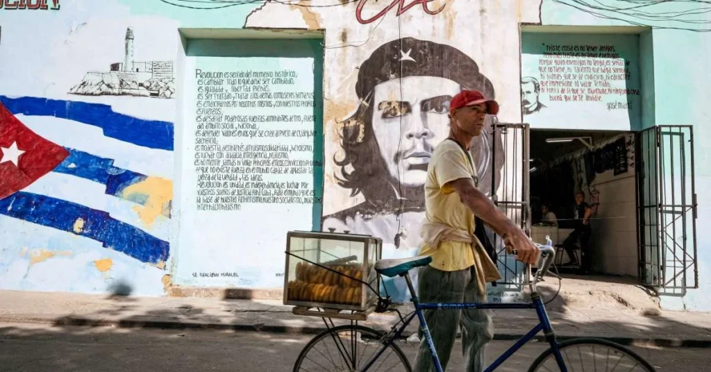 Cuba Enfrenta Queda Acentuada no Turismo devido a Pressões Regionais dos EUA Cuba Enfrenta Queda Acentuada no Turismo devido a Pressões Regionais dos EUA