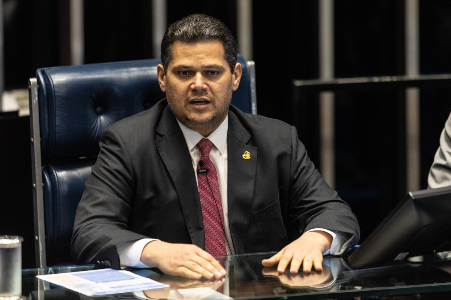 Davi Alcolumbre: Estratégias e Controvérsias na Política Brasileira