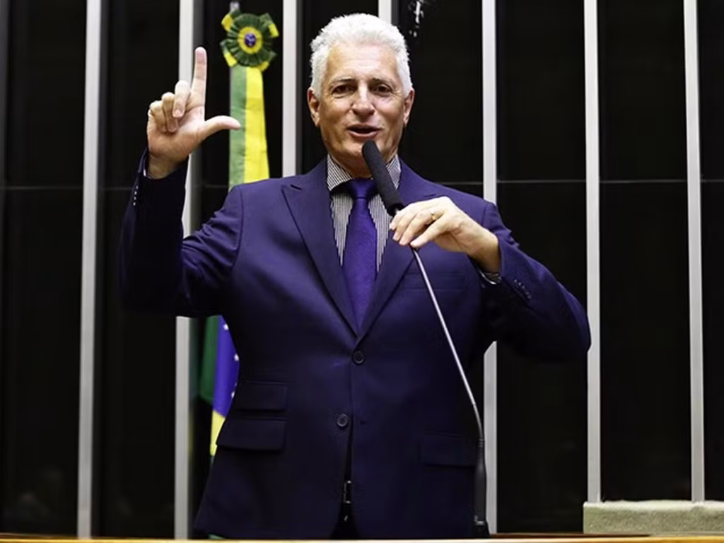 Deputado do PT vai solicitar convocação de Campos Neto e Ibaneis na CPMI do INSS Deputado do PT vai solicitar convocação de Campos Neto e Ibaneis na CPMI do INSS