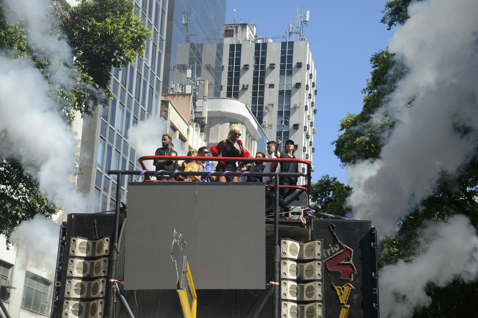 Fevereiro: O Mês que Impulsiona o Turismo nas Redes Sociais Fevereiro: O Mês que Impulsiona o Turismo nas Redes Sociais