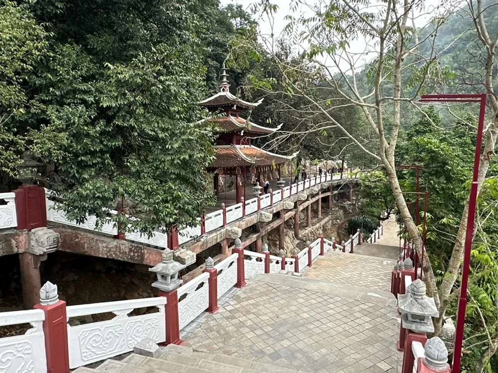 Mudanças à Vista: Pagode Huong e o Novo Ciclo do Turismo Cultural