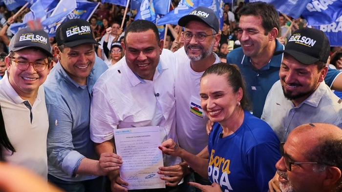 Prefeito de Porto Grande Troca de Partido e Apoia Candidatura de Clécio Prefeito de Porto Grande Troca de Partido e Apoia Candidatura de Clécio