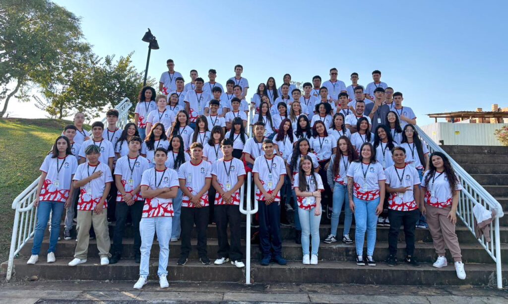 Trilha Jovem Iguassu: Transformando Vidas e Fortalecendo o Turismo na Região Trilha Jovem Iguassu: Transformando Vidas e Fortalecendo o Turismo na Região