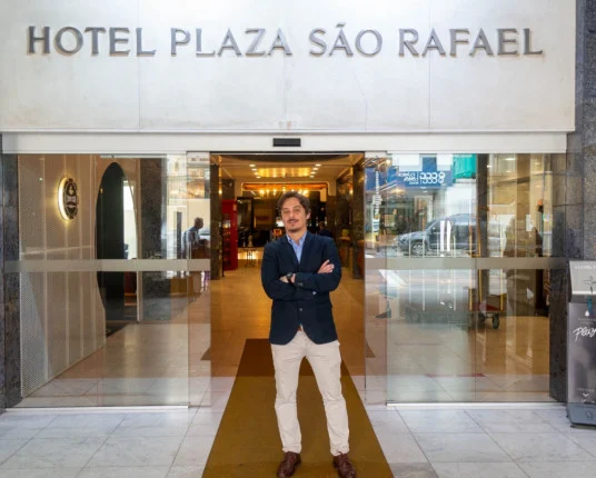 Turismo Brasileiro Impulsiona Hotelaria em Brasília Durante Crise Internacional