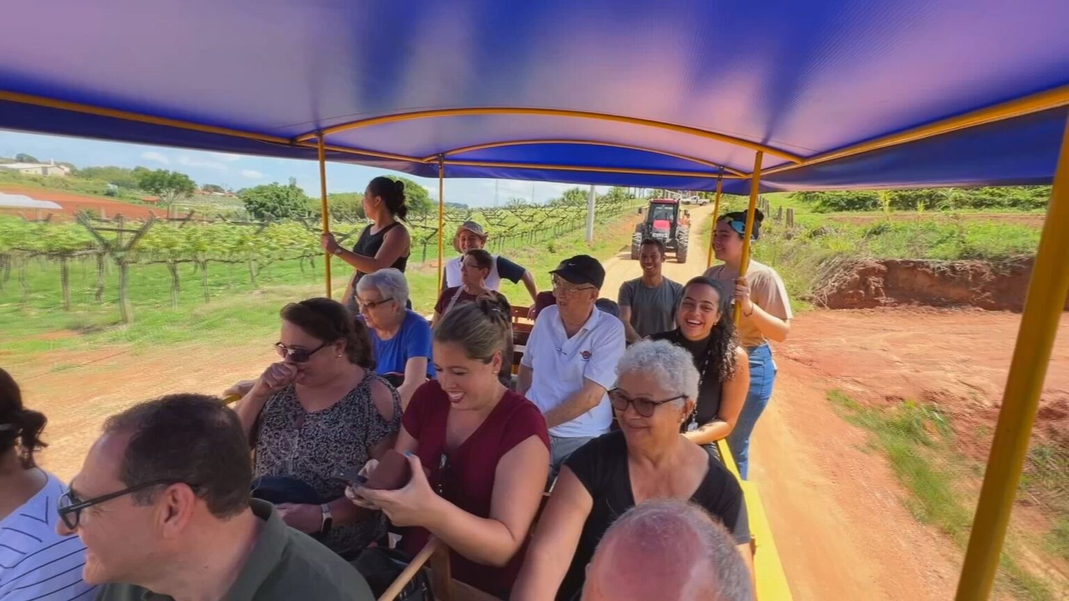 Turismo Rural: Uma Experiência que Conquista a Cidade e Gera Renda no Campo Turismo Rural: Uma Experiência que Conquista a Cidade e Gera Renda no Campo