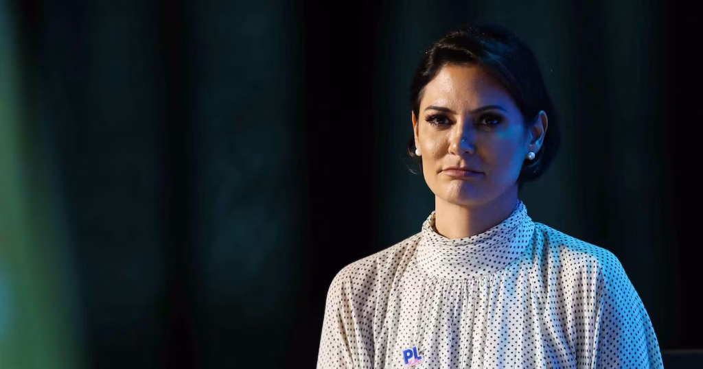 Ascensão de Michelle Bolsonaro na Política do DF: O Declínio de Ibaneis Rocha Ascensão de Michelle Bolsonaro na Política do DF: O Declínio de Ibaneis Rocha