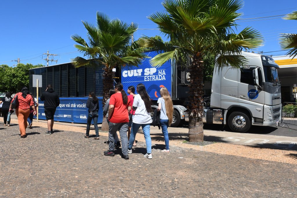 Carreta do Museu Catavento Leva Cultura e Ciência a Cubatão