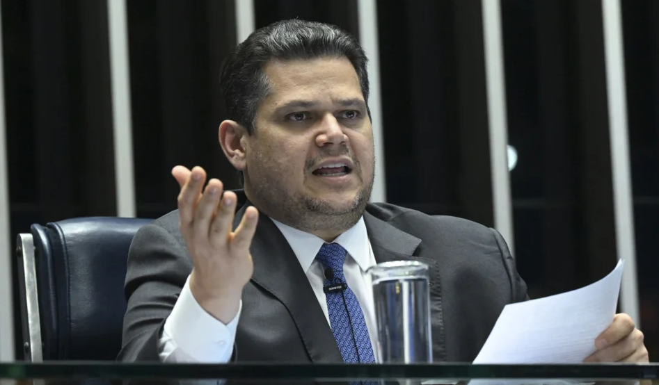 Davi Alcolumbre Solicita Liberação de R$ 30 Milhões a Empresa de Suplente