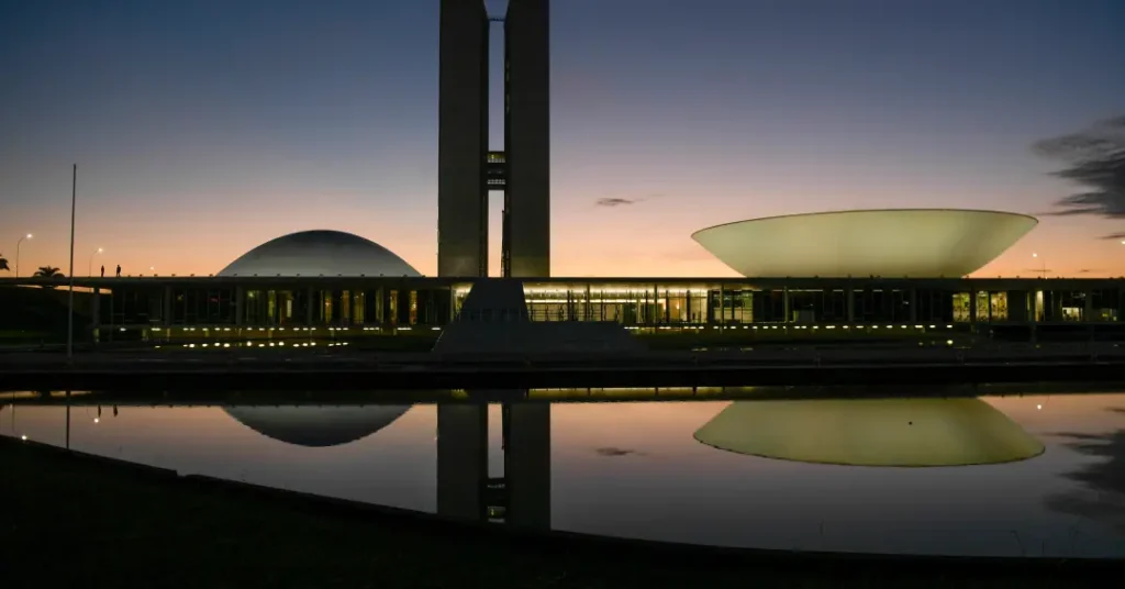 Eleições 2026: Os Políticos com Maior Imagem Negativa Segundo Pesquisa