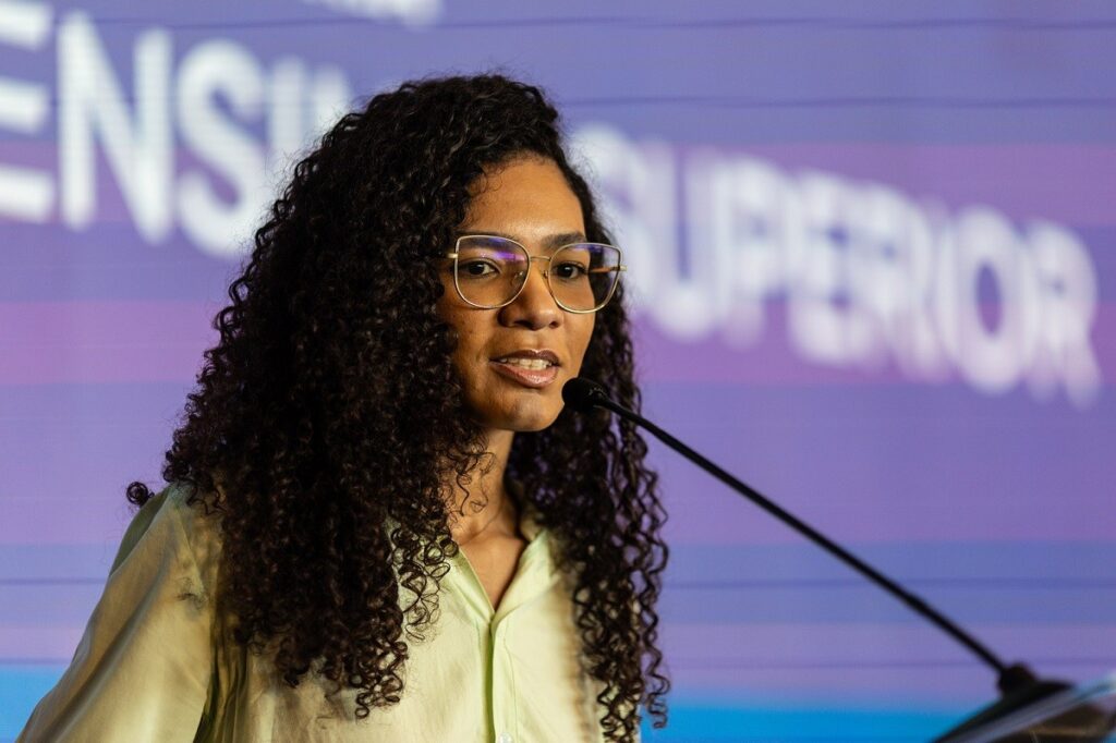 Inovação Sustentável: Estudante do Amapá Recebe Prêmio Jovem Cientista com Projeto Solar Inovação Sustentável: Estudante do Amapá Recebe Prêmio Jovem Cientista com Projeto Solar