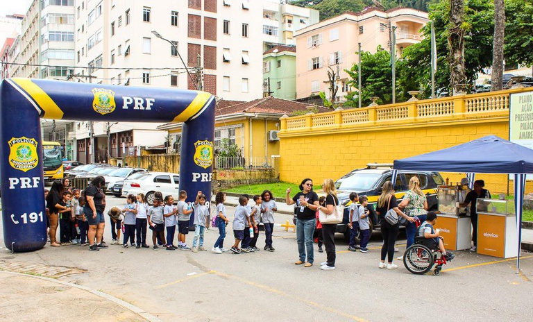 Parceria entre PRF e Prefeitura de Petrópolis Fortalece Educação no Trânsito