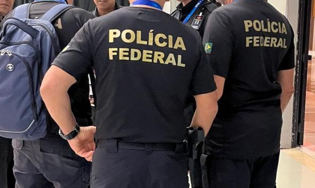 PF Entrega 27 Armas ao Comando do Exército no Amapá: Ação de Desarmamento PF Entrega 27 Armas ao Comando do Exército no Amapá: Ação de Desarmamento