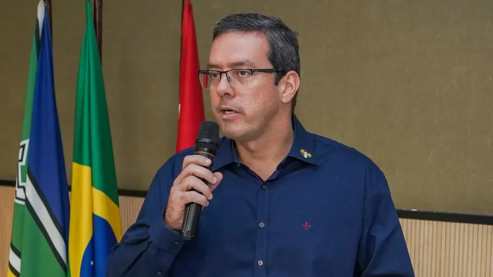 Renúncia do Prefeito de Macapá: Suspeitas de Fraude e Nova Candidatura