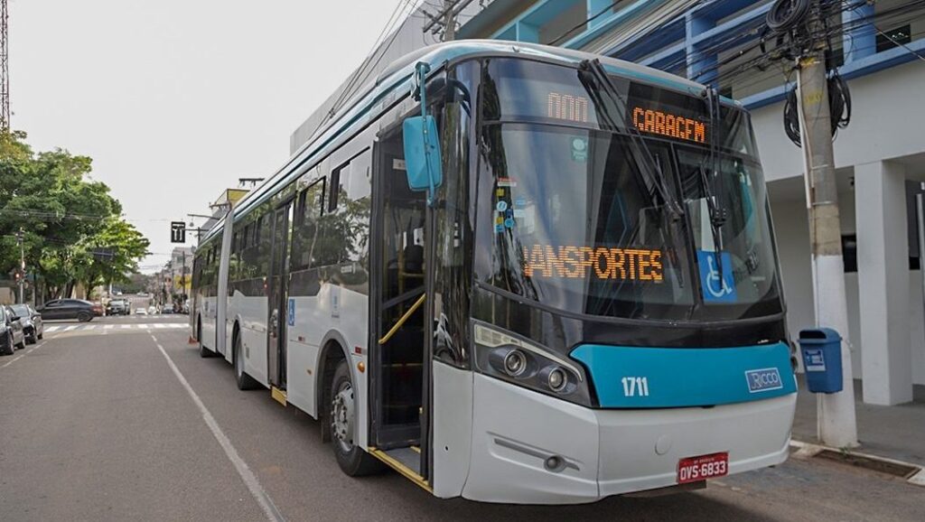 Ricco Transportes Anuncia Suspensão de 31 Linhas de Ônibus em Rio Branco