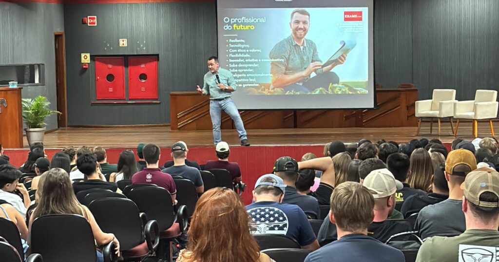 Tendências do Agronegócio em Foco: Aula Magna na UNIPAR Revoluciona a Formação Acadêmica