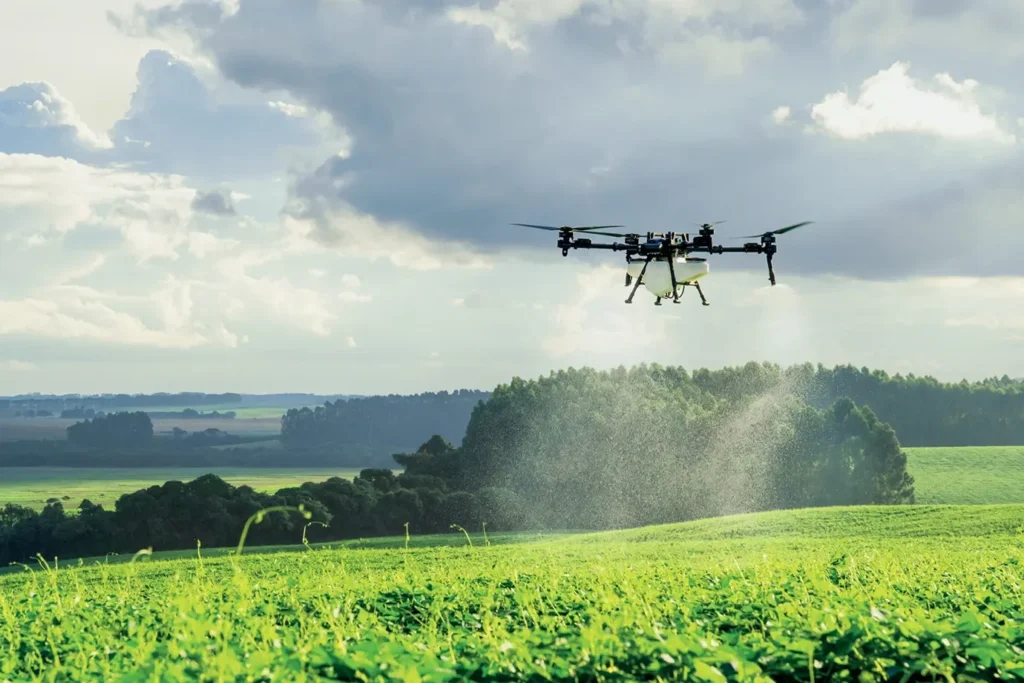 Uso de Drones no Agronegócio Brasileiro: Avanços e Desafios à Vista Uso de Drones no Agronegócio Brasileiro: Avanços e Desafios à Vista