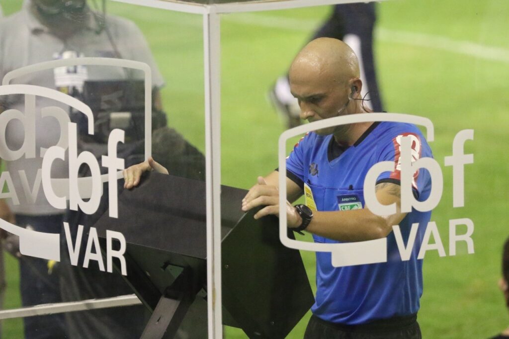 VAR Chega à Final do Campeonato Amapaense: Inovação e Transparência em Campo